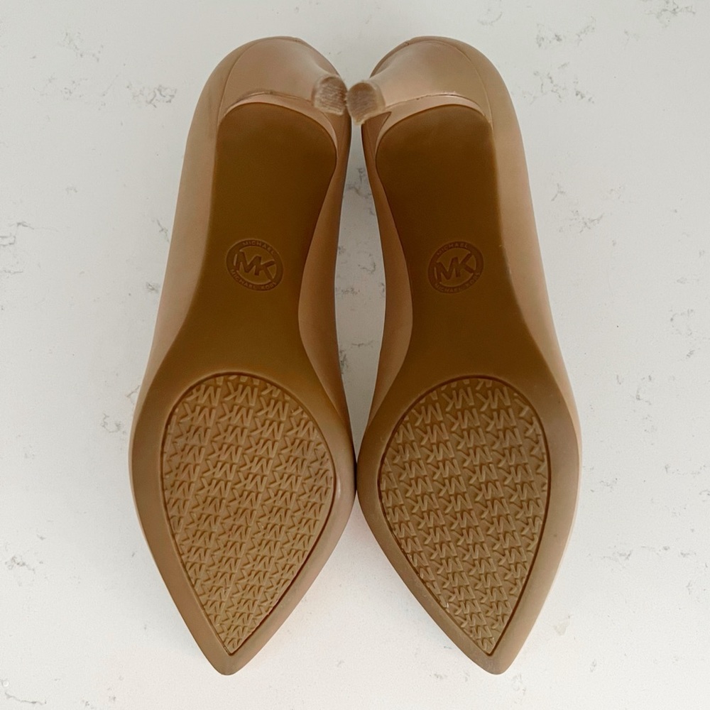 Michael Kors Leather Mid Pump | Size 6 - Picture 4 of 5